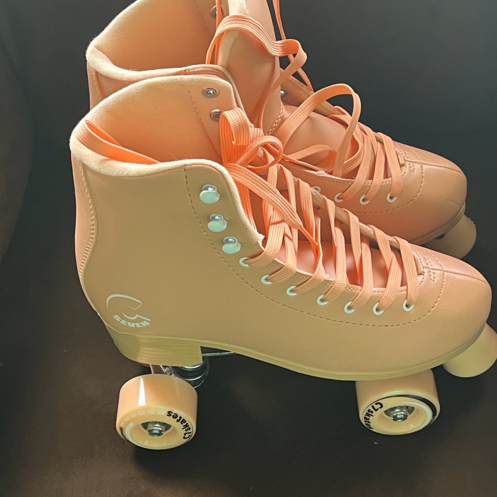 Women’s roller skates